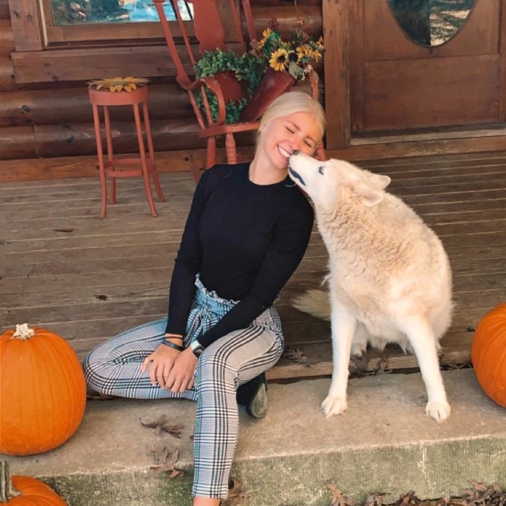 Meet your Posher, Jeorgia